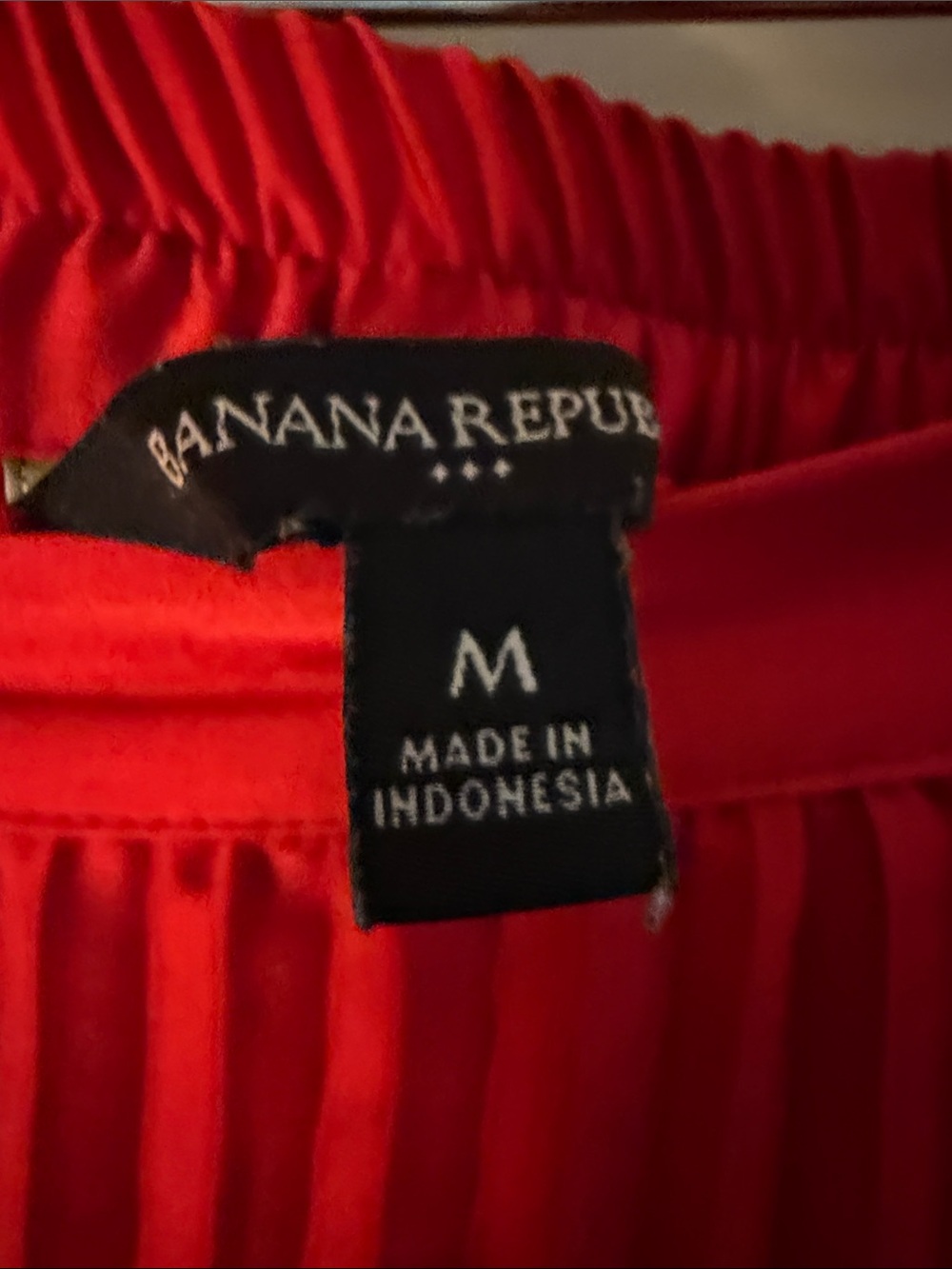 Banana Republic Factory Bright Red Pleated Skirt with Side Tie Waist Size Medium - Picture 2 of 4